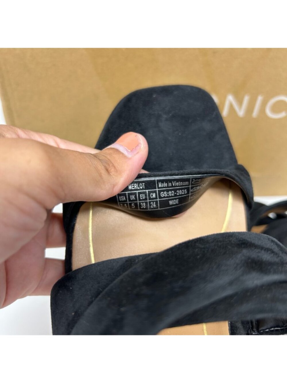 Vionic Merlot Women's Black Suede Slide Sandals Size 7.5 W Arch Support Comfort - Picture 9 of 9